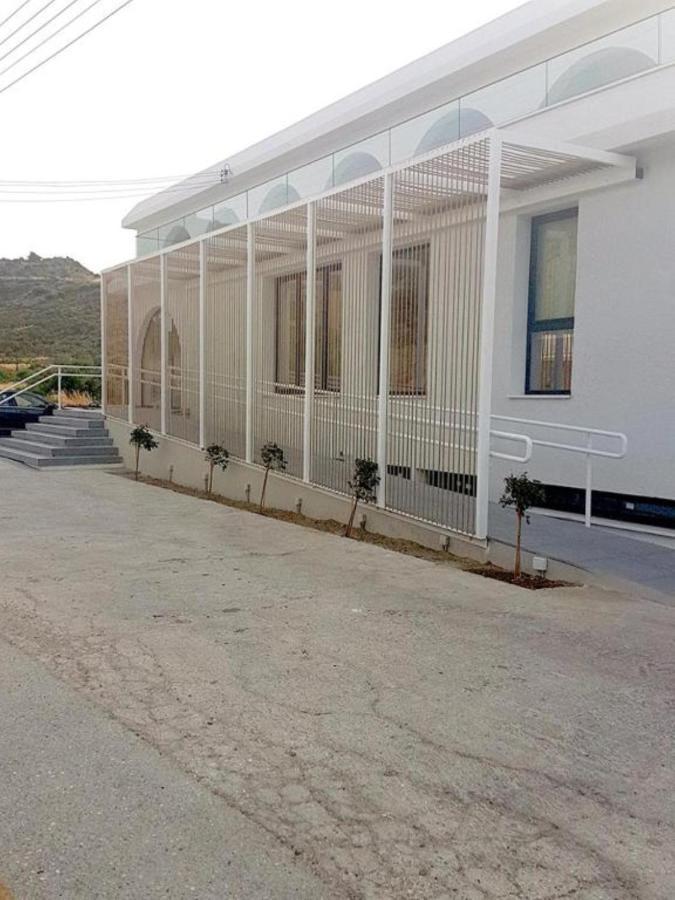E.J. Pyrgos Bay Hotel Екстер'єр фото