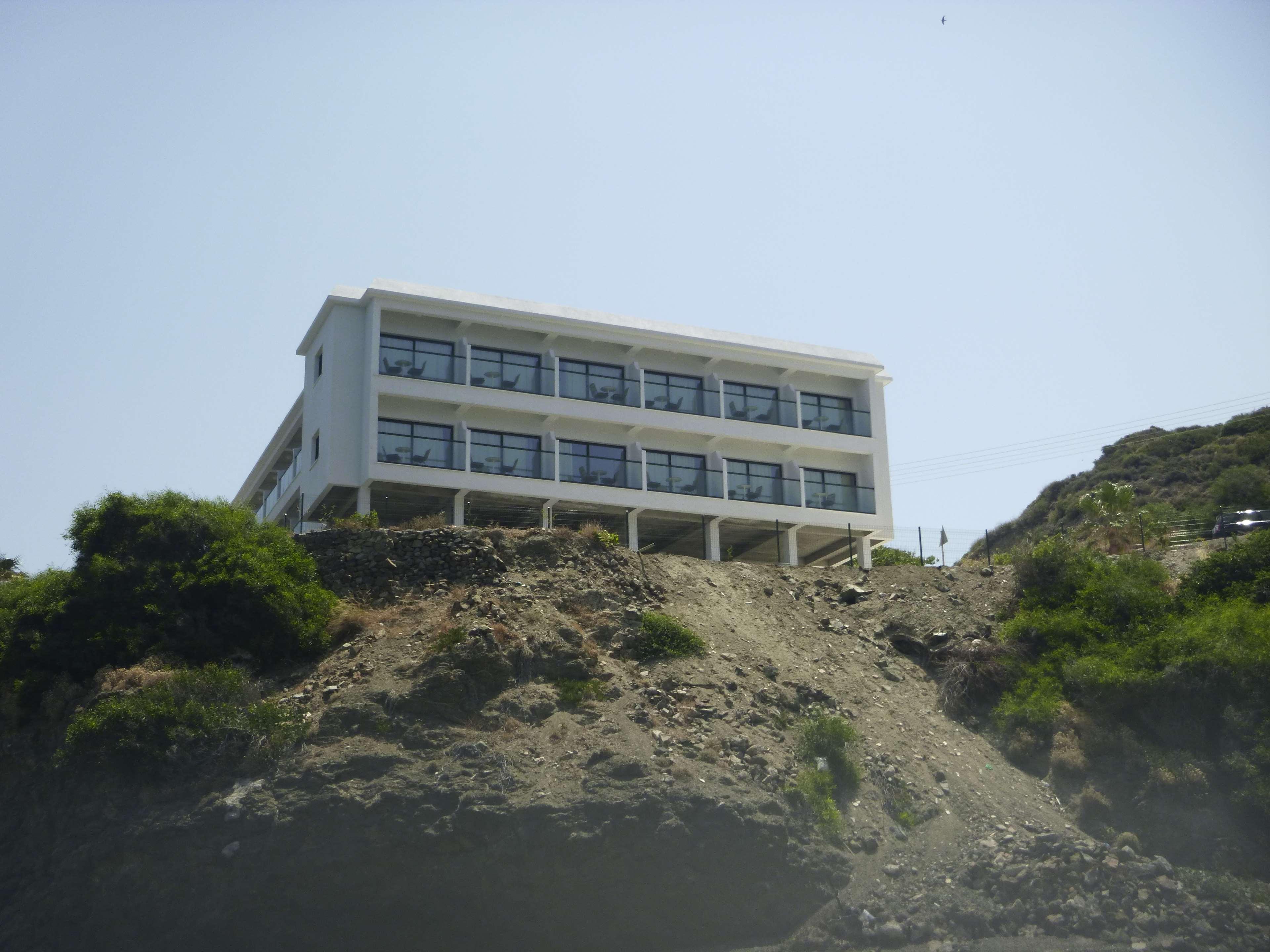 E.J. Pyrgos Bay Hotel Екстер'єр фото