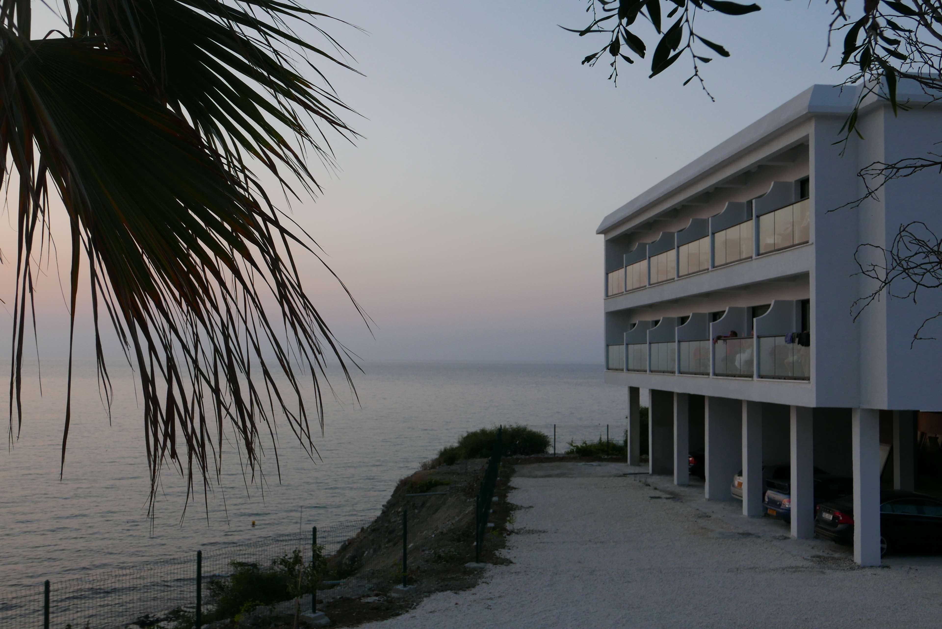 E.J. Pyrgos Bay Hotel Екстер'єр фото
