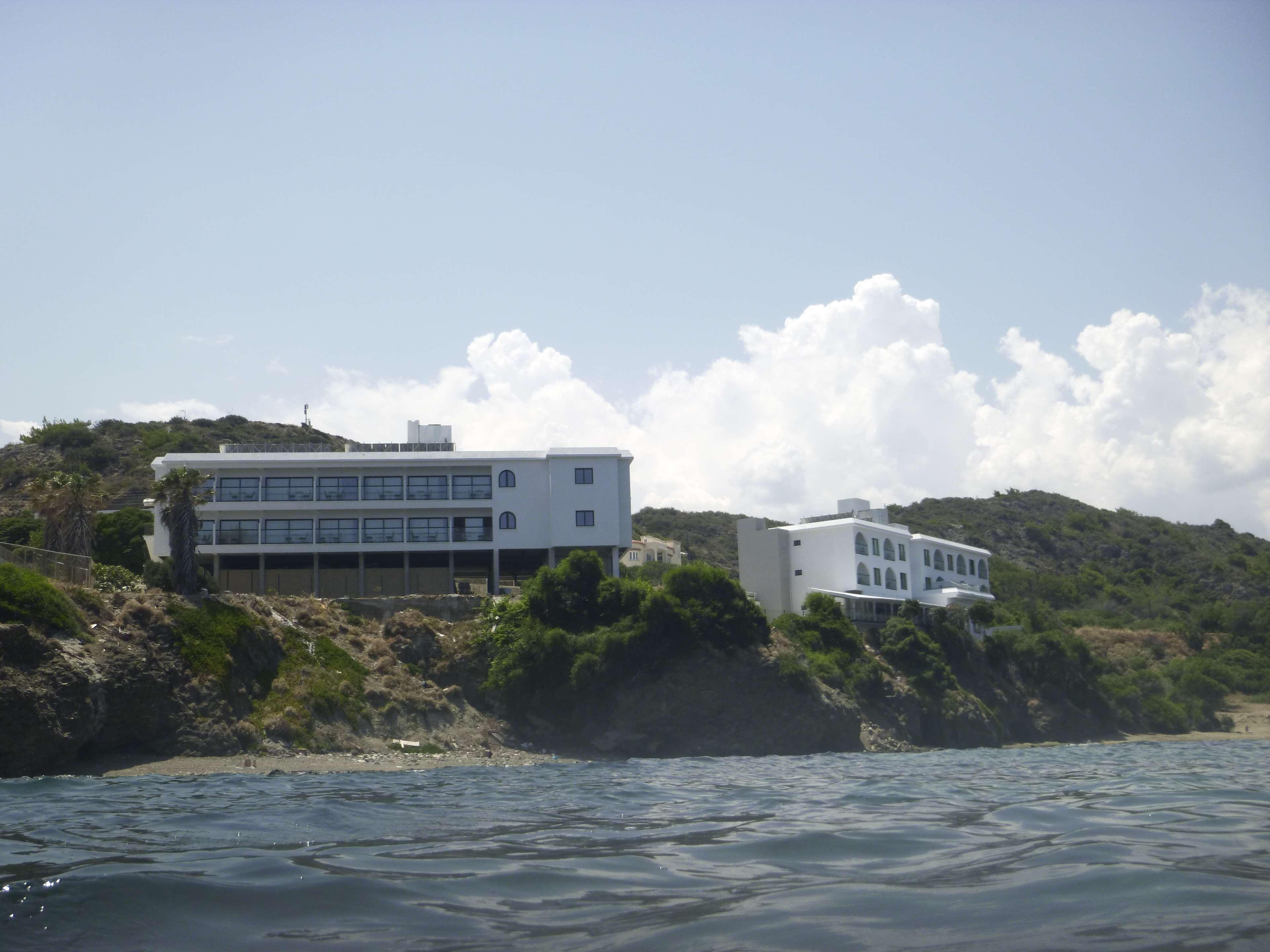 E.J. Pyrgos Bay Hotel Екстер'єр фото