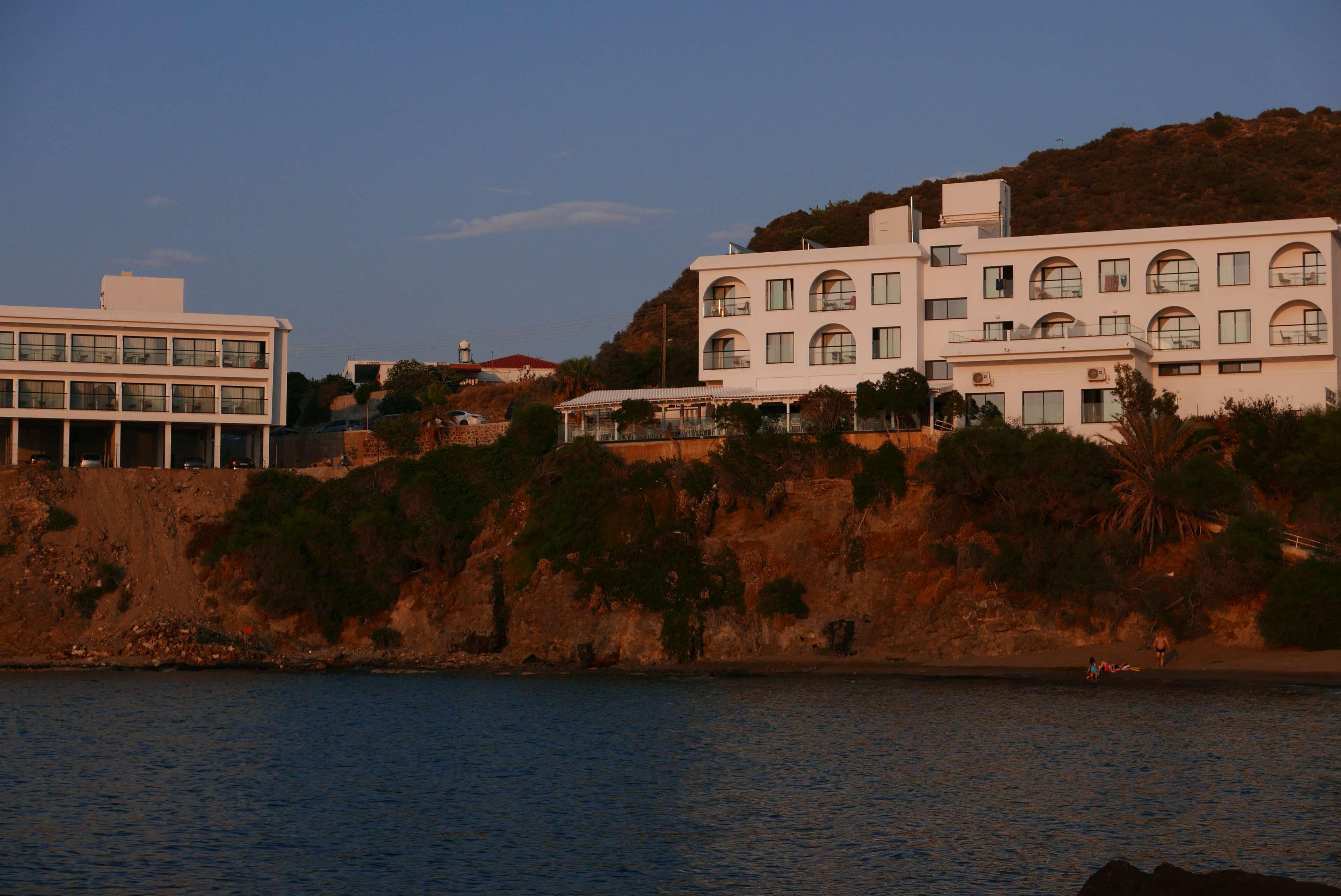 E.J. Pyrgos Bay Hotel Екстер'єр фото