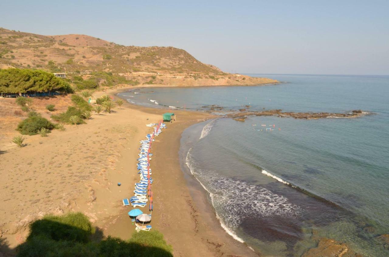 E.J. Pyrgos Bay Hotel Екстер'єр фото